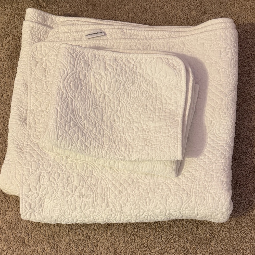 Cupcakes and Cashmere White Quilt Set
